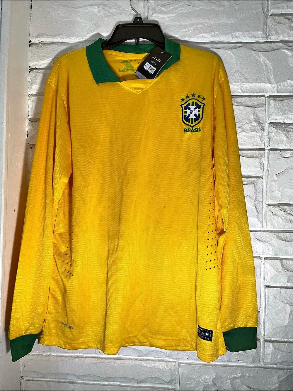 Nike Brazil 2014 Home Jersey Yellow & Green Small NWT